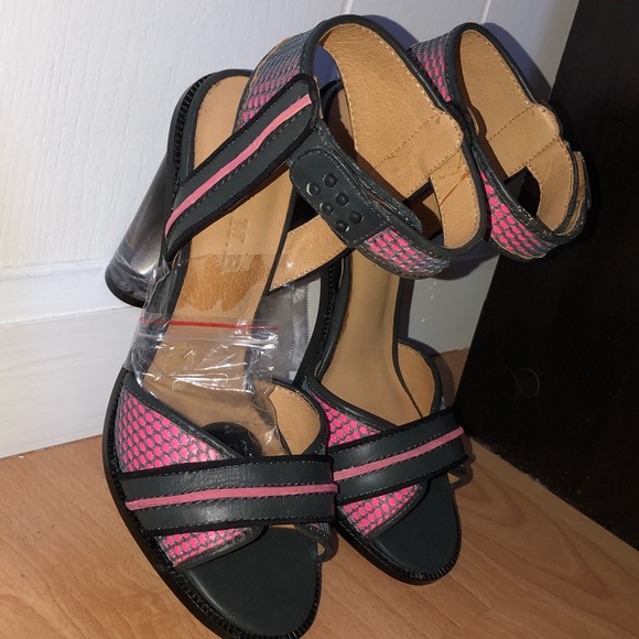LAMB Navy & Pink Mesh Heels - Picture 4 of 7